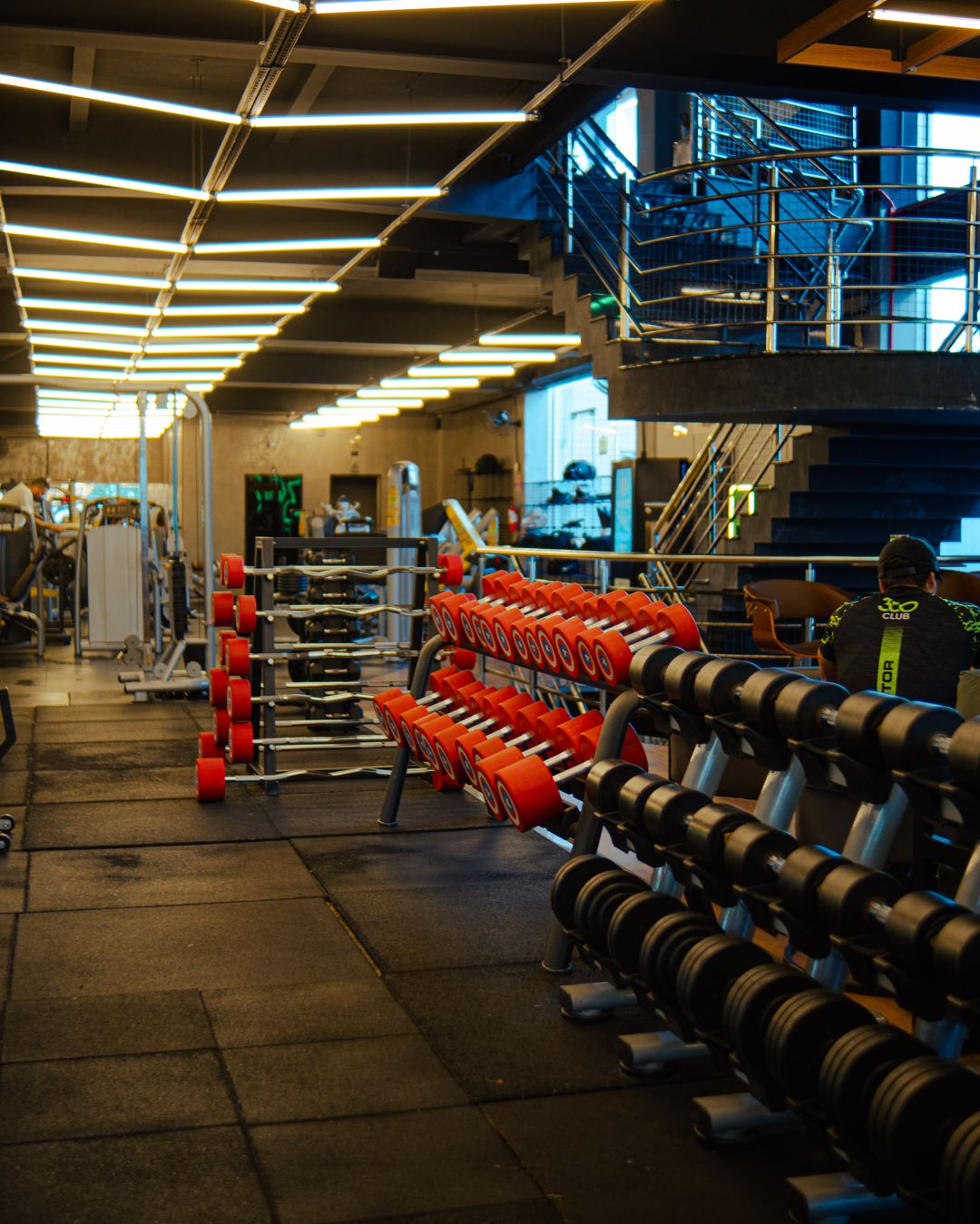 Área de musculação e cardio da Academia 360 Club